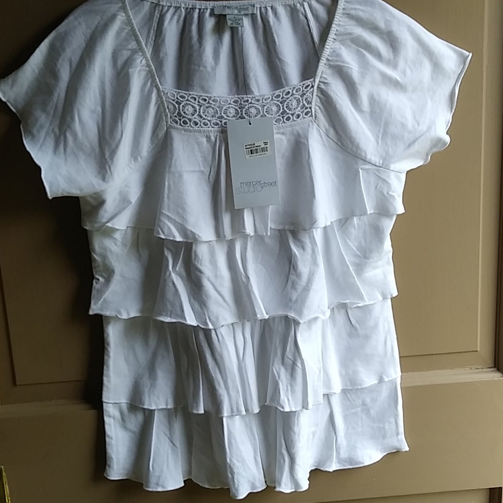 Mercer Street NWT ruffled top